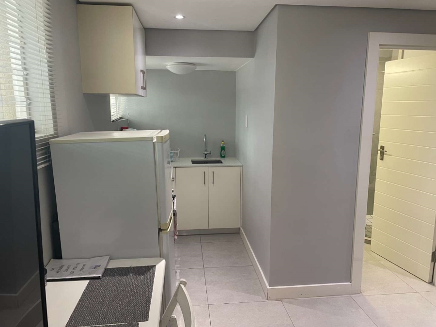 1 Bedroom Property for Sale in Sea Point Western Cape